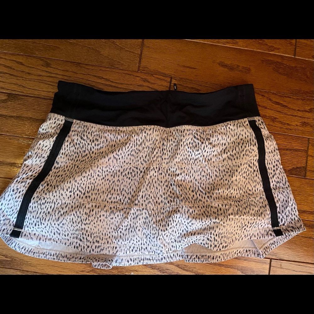 Lululemon  RETIRED PATTERN Pace rival skirt size 6